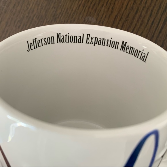 Americaware St. Louis Gateway Arch 3D Embossed Mug Cup - Picture 6 of 8